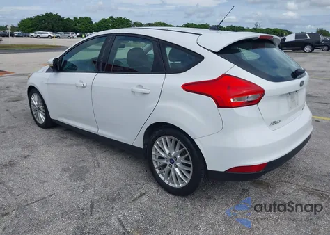 2015 Ford Focus Se z USA, uszkodzony, nr VIN 1FADP3K28FL223560